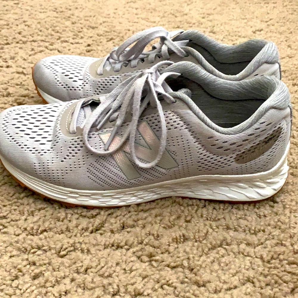 New Balance Women’s Fresh Foam Arishi Shoes Gray with Gray n Pink